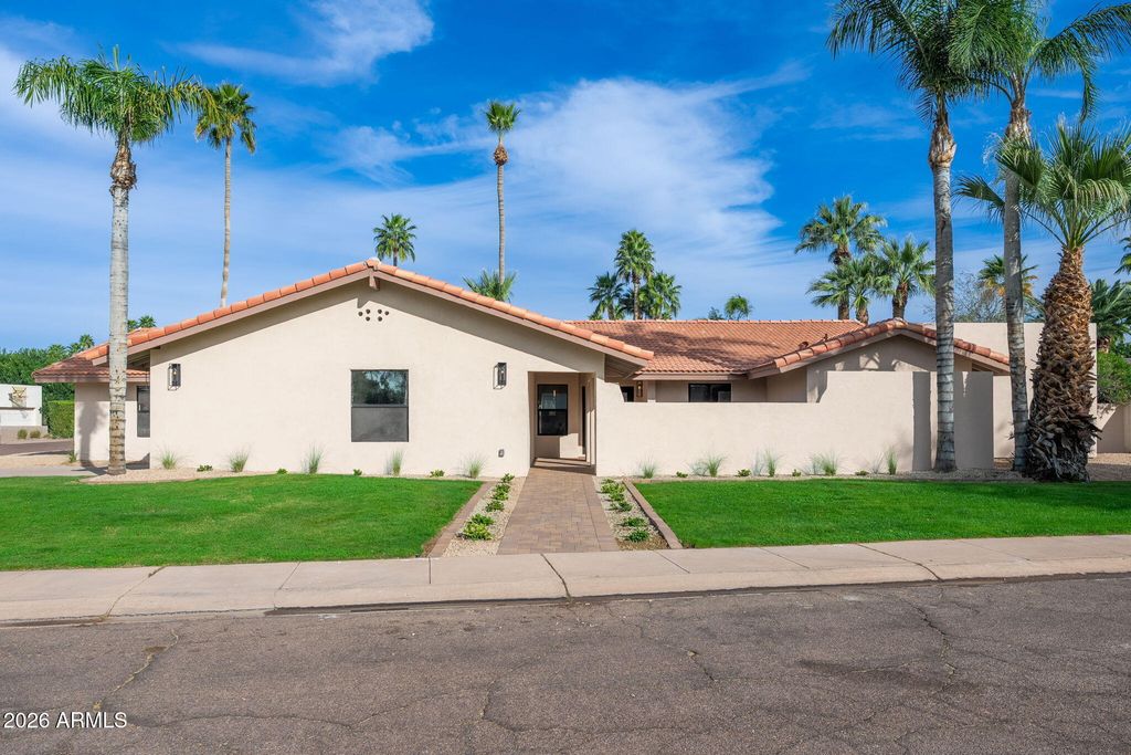 Image 40 of property listing at 9025 N 83RD Place, Scottsdale, AZ 85258