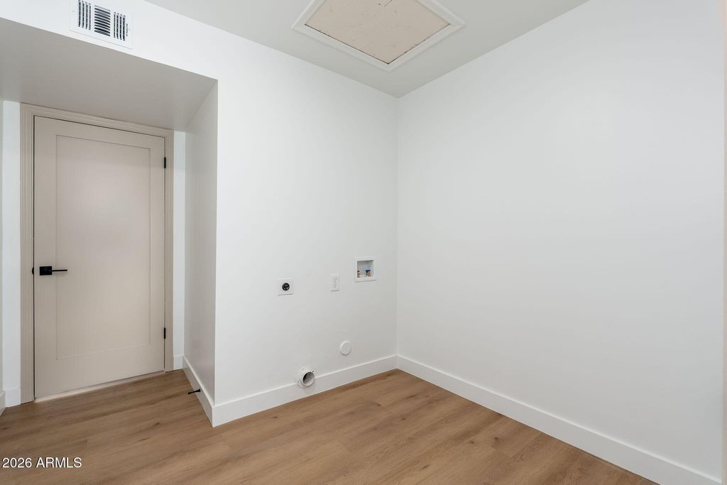 Image 46 of property listing at 9025 N 83RD Place, Scottsdale, AZ 85258