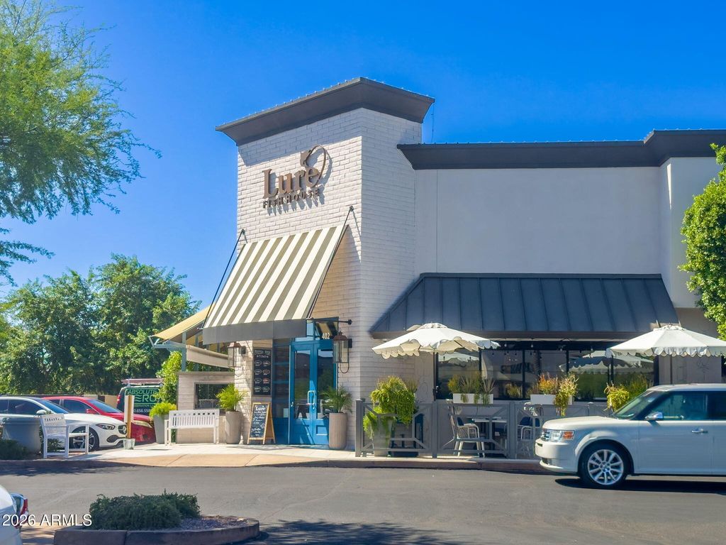 Image 54 of property listing at 9025 N 83RD Place, Scottsdale, AZ 85258