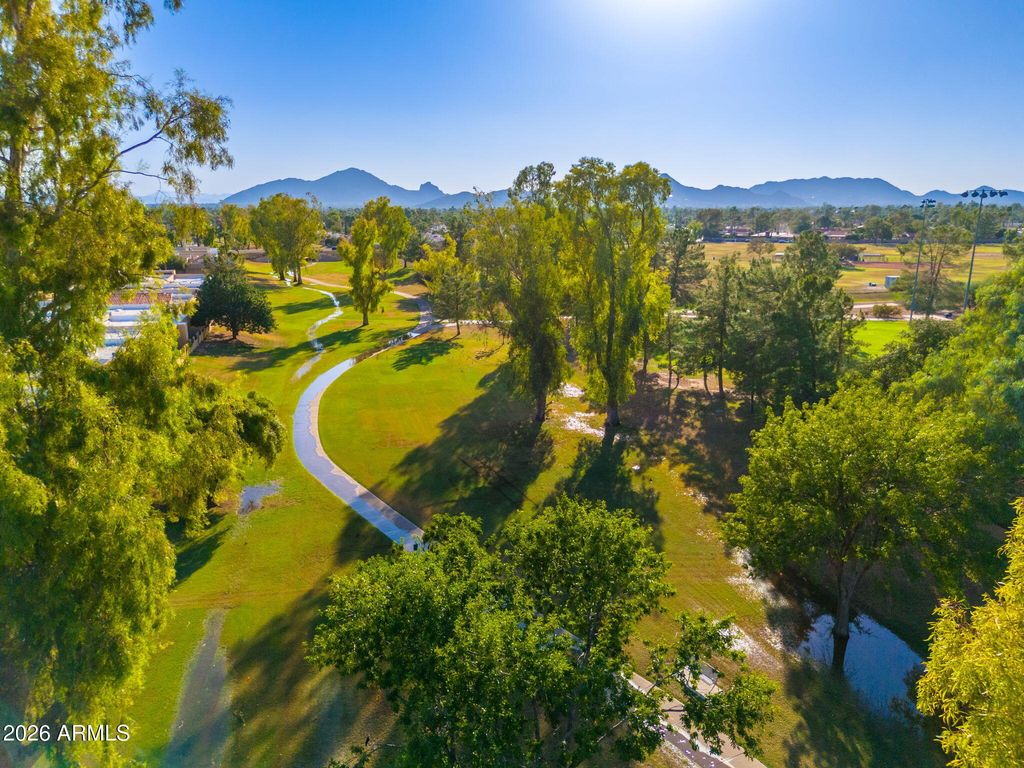 Image 58 of property listing at 9025 N 83RD Place, Scottsdale, AZ 85258