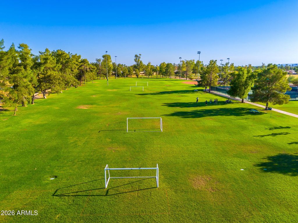 Image 60 of property listing at 9025 N 83RD Place, Scottsdale, AZ 85258