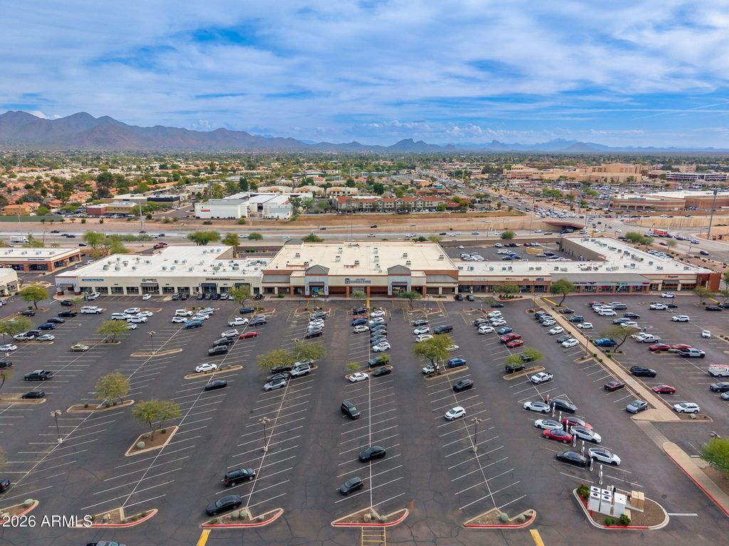 Image 62 of property listing at 9025 N 83RD Place, Scottsdale, AZ 85258