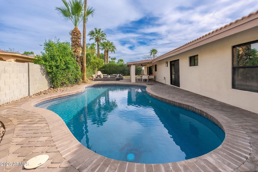 Image 7 of property listing at 9025 N 83RD Place, Scottsdale, AZ 85258