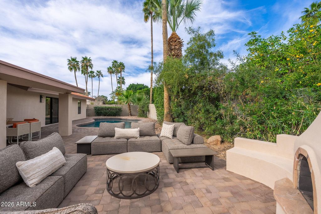 Image 9 of property listing at 9025 N 83RD Place, Scottsdale, AZ 85258