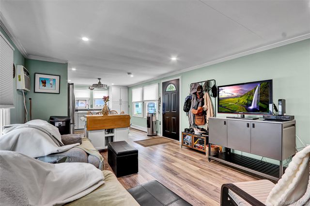 164 Village Circle W, Manorville, NY 11949