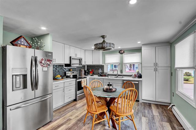 164 Village Circle W, Manorville, NY 11949