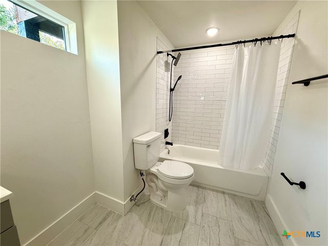 2204 W San Antonio Street 3, New Braunfels, TX 78130