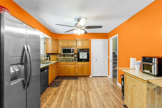 2175 Rollins Street, Grand Blanc, MI 48439