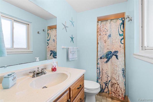 2175 Rollins Street, Grand Blanc, MI 48439