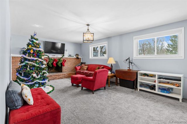 2175 Rollins Street, Grand Blanc, MI 48439