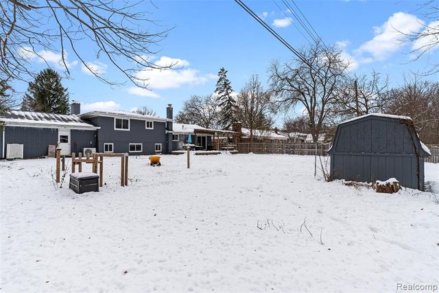 2175 Rollins Street, Grand Blanc, MI 48439