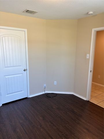 2047 Enchanted Rock Drive, Forney, TX 75126