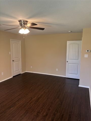 2047 Enchanted Rock Drive, Forney, TX 75126