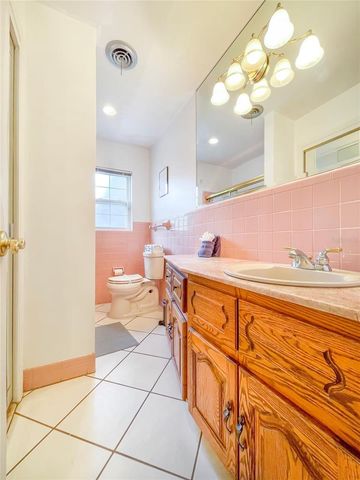 2102 W KYRA DRIVE, Tampa, FL 33612