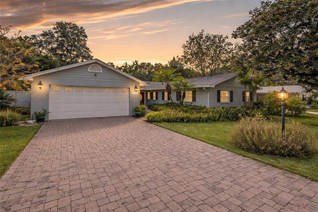 2102 W KYRA DRIVE, Tampa, FL 33612