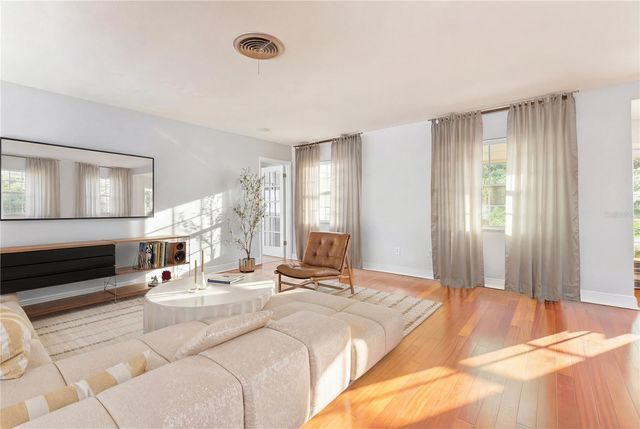 2102 W KYRA DRIVE, Tampa, FL 33612