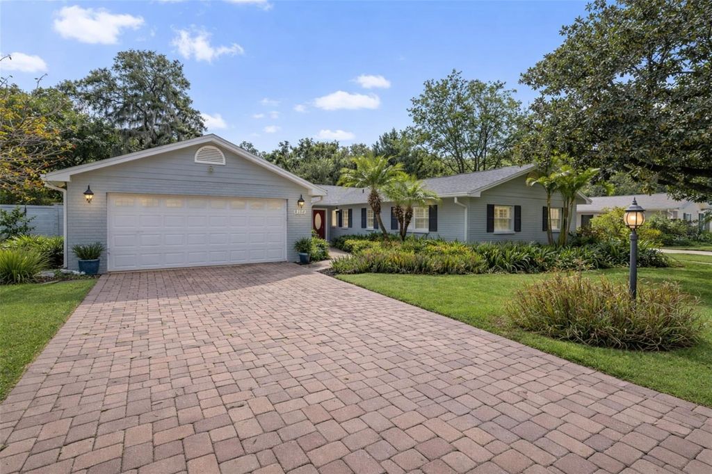 2102 W KYRA DRIVE, Tampa, FL 33612