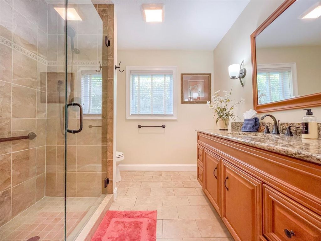 Image 20 of property listing at 2102 W KYRA DRIVE, Tampa, FL 33612