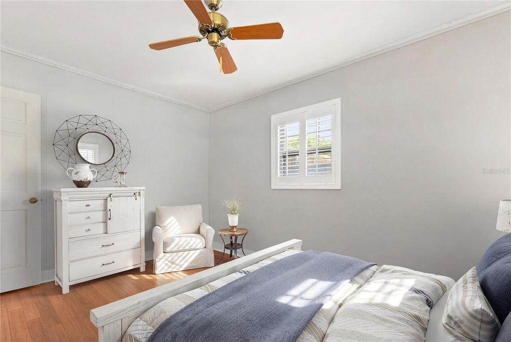 Image 26 of property listing at 2102 W KYRA DRIVE, Tampa, FL 33612