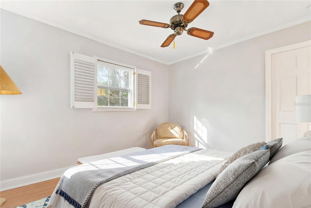 Image 29 of property listing at 2102 W KYRA DRIVE, Tampa, FL 33612