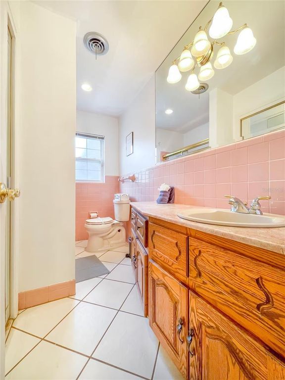 Image 31 of property listing at 2102 W KYRA DRIVE, Tampa, FL 33612