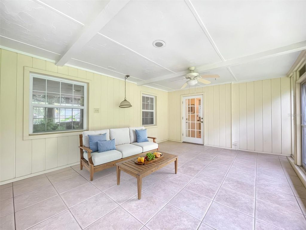 Image 32 of property listing at 2102 W KYRA DRIVE, Tampa, FL 33612