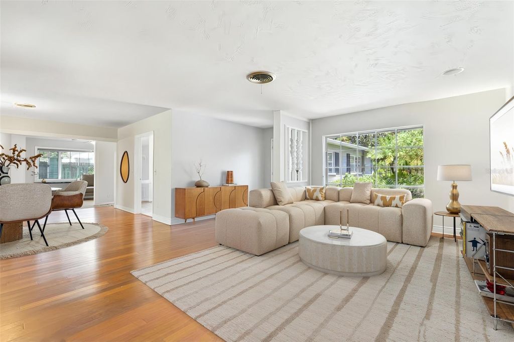 Image 7 of property listing at 2102 W KYRA DRIVE, Tampa, FL 33612