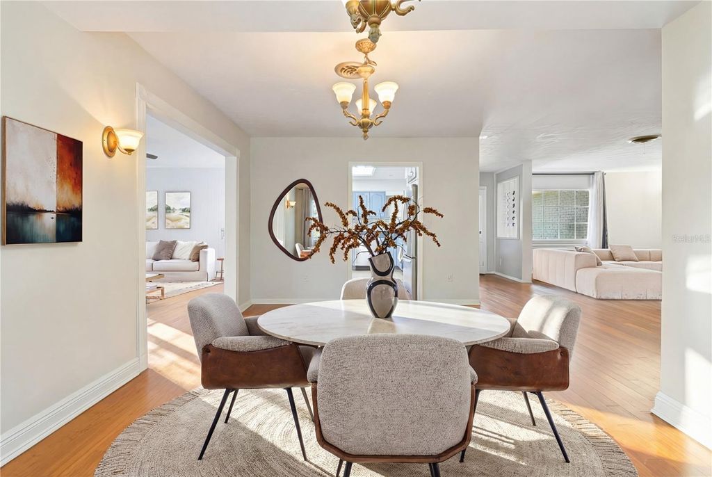 Image 10 of property listing at 2102 W KYRA DRIVE, Tampa, FL 33612