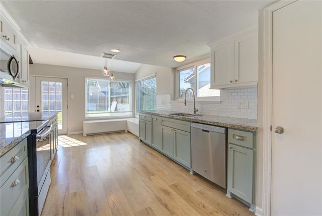 1231 Bramblebury Drive, Sugar Land, TX 77498