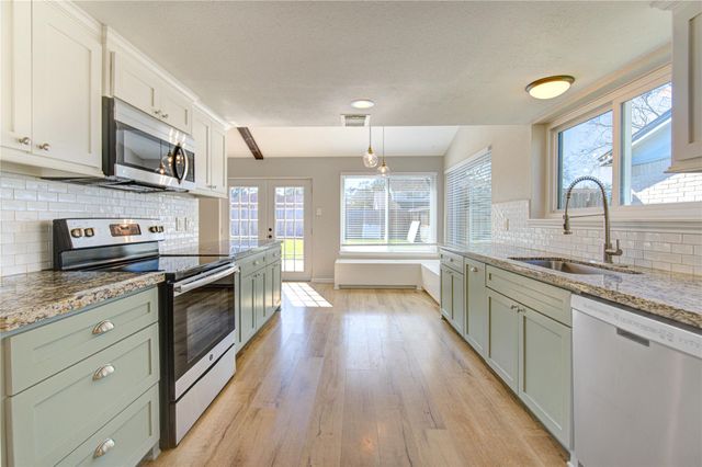 1231 Bramblebury Drive, Sugar Land, TX 77498