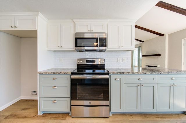 1231 Bramblebury Drive, Sugar Land, TX 77498