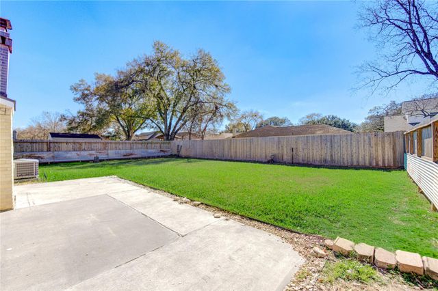 1231 Bramblebury Drive, Sugar Land, TX 77498