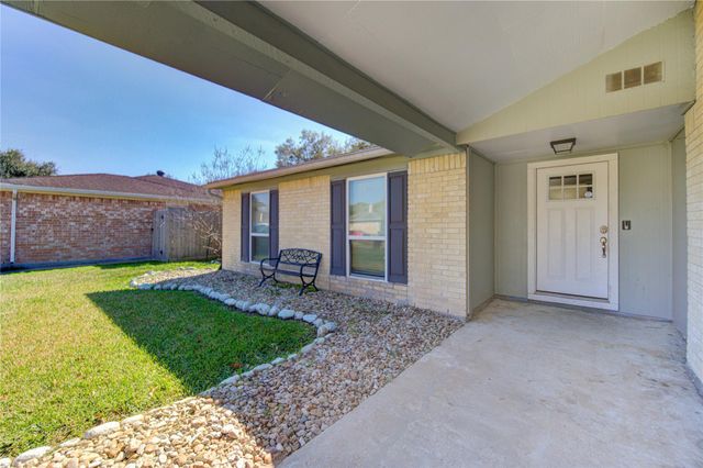 1231 Bramblebury Drive, Sugar Land, TX 77498