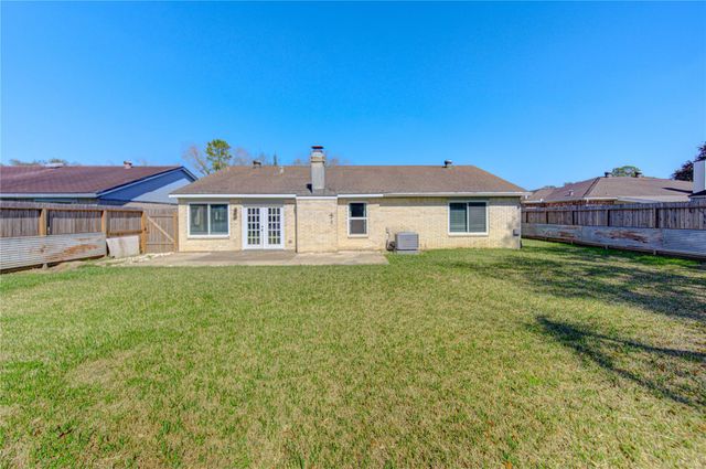 1231 Bramblebury Drive, Sugar Land, TX 77498