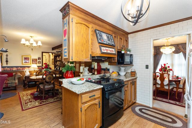 303 Chaucer Court, Dunn, NC 28334