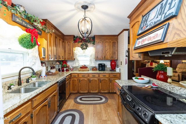 303 Chaucer Court, Dunn, NC 28334