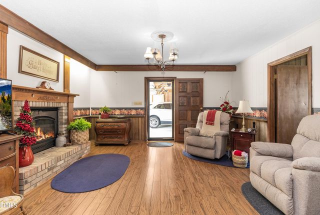 303 Chaucer Court, Dunn, NC 28334
