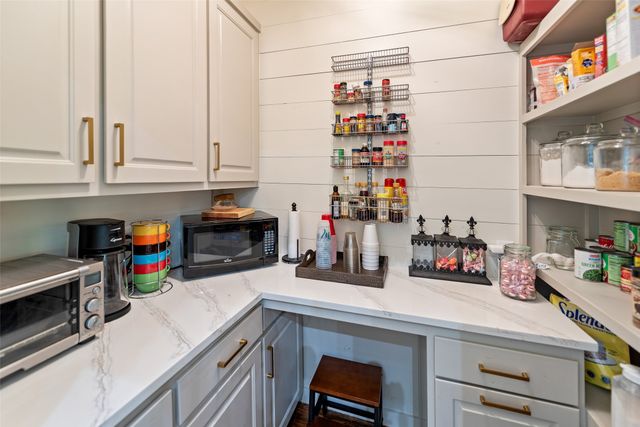 870 King Thomas Drive, Scroggins, TX 75480