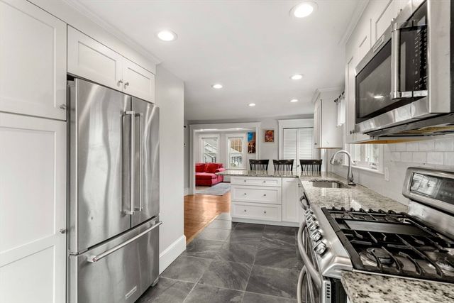 222 Windsor Ave, Swampscott, MA 01907