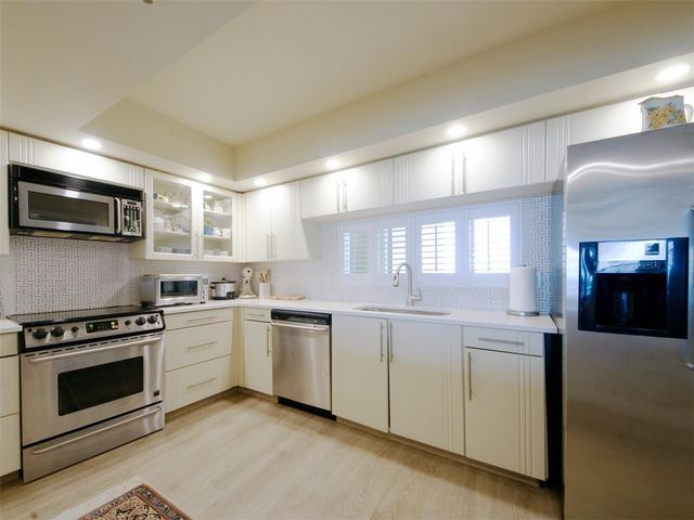 2480 Presidential Way 1703, West Palm Beach, FL 33401