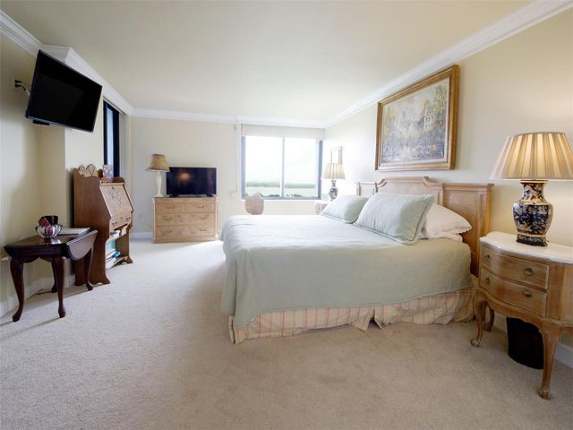 2480 Presidential Way 1703, West Palm Beach, FL 33401