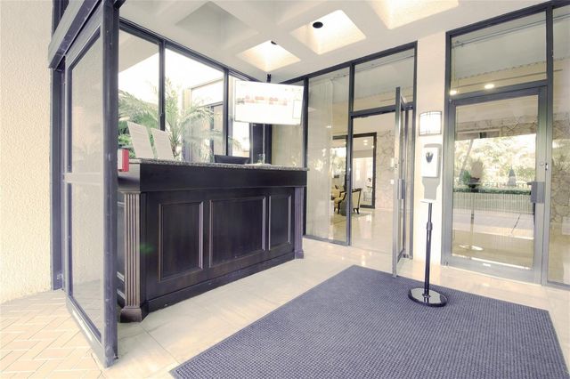 2480 Presidential Way 1703, West Palm Beach, FL 33401