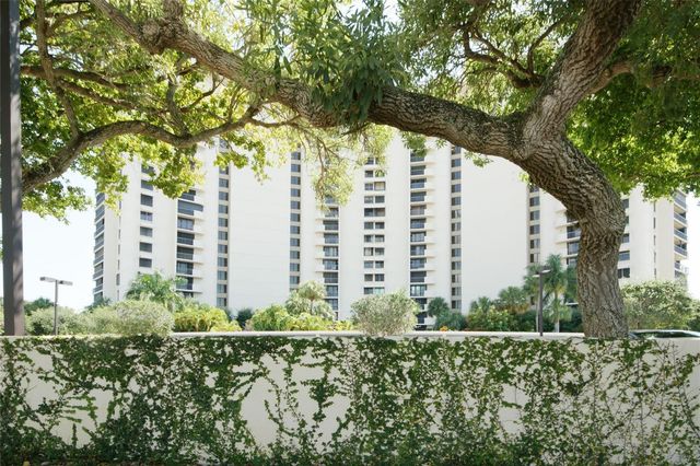 2480 Presidential Way 1703, West Palm Beach, FL 33401