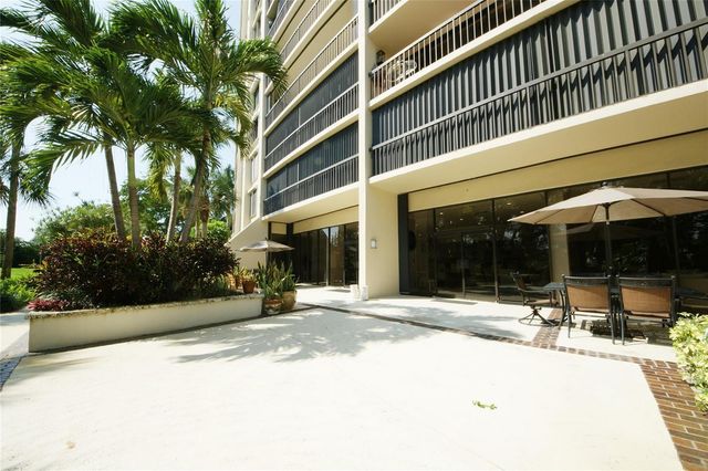 2480 Presidential Way 1703, West Palm Beach, FL 33401
