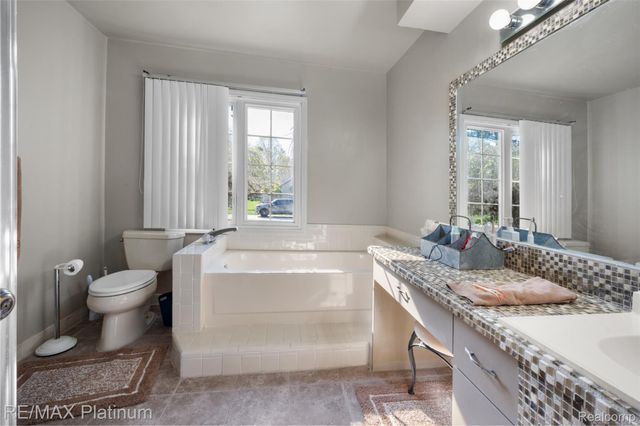 14751 Ashton Lane, Shelby Charter Township, MI 48315