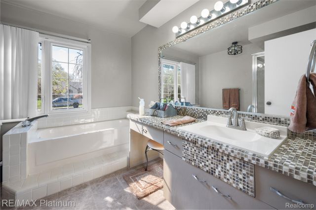 14751 Ashton Lane, Shelby Charter Township, MI 48315