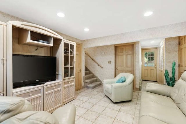 22 Marrett, Burlington, MA 01803
