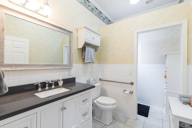 3785 Roblar Rd, Petaluma, CA 94952