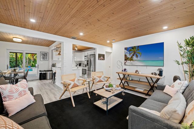 1813 SW 10th Court, Fort Lauderdale, FL 33312