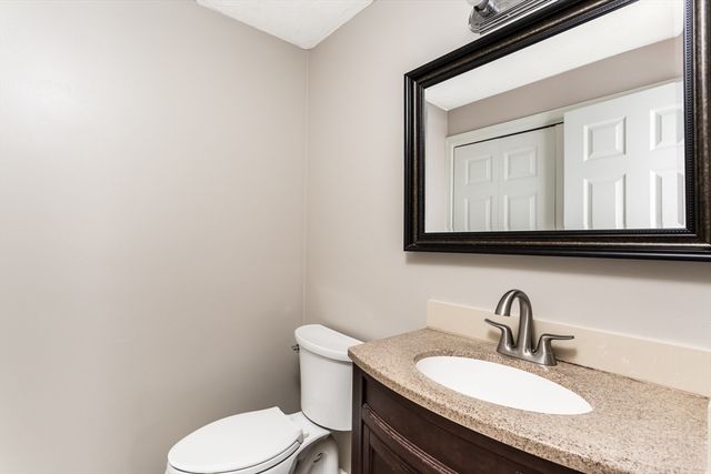 18 Palomino Dr, Franklin, MA 02038